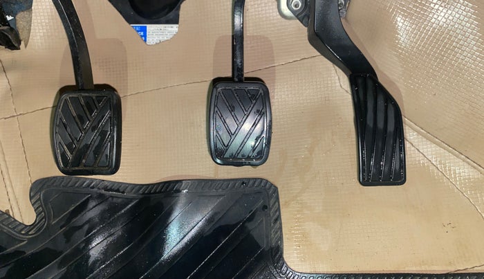 2018 Maruti Ertiga VXI, Petrol, Manual, 47,421 km, Pedals