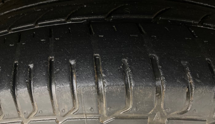 2018 Maruti Ertiga VXI, Petrol, Manual, 47,421 km, Right Front Tyre Tread
