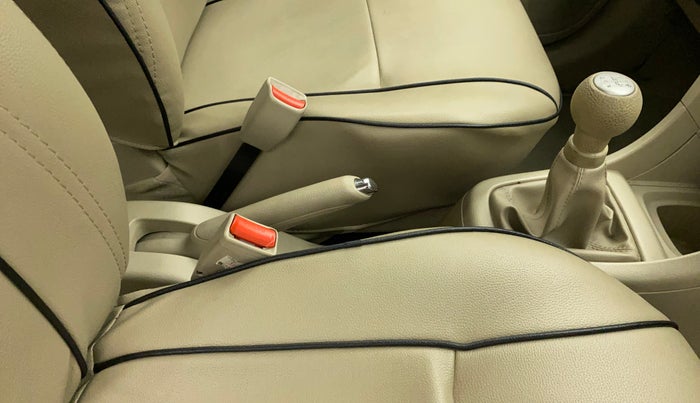 2016 Maruti Ertiga ZXI+, Petrol, Manual, 31,235 km, Gear Lever