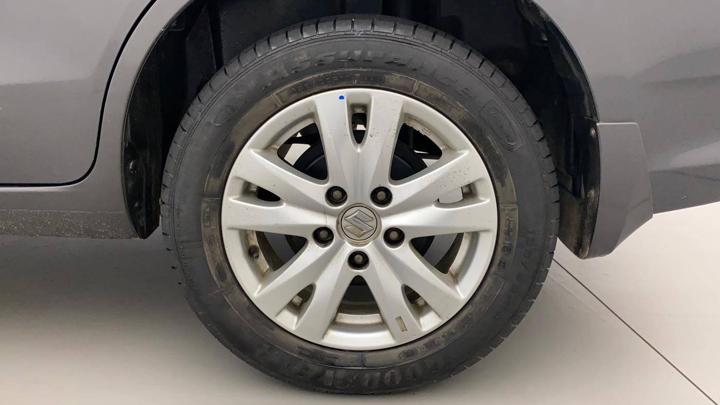 2016 Maruti Ertiga ZXI+, Petrol, Manual, 31,235 km, Left Rear Wheel