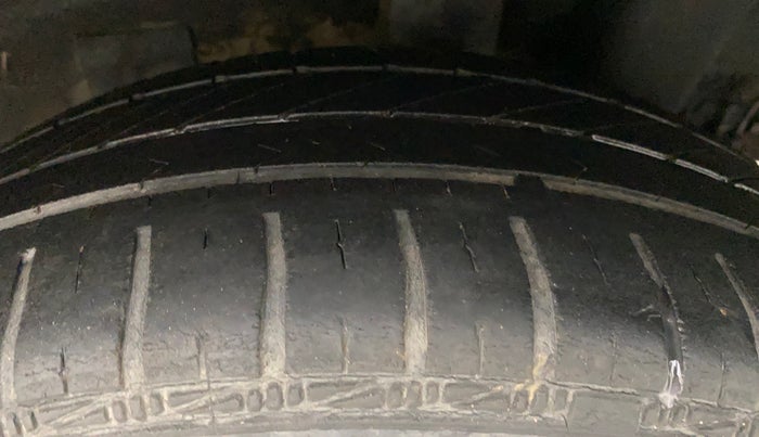 2014 Hyundai Grand i10 ASTA AT 1.2 KAPPA VTVT, Petrol, Automatic, 31,970 km, Left Rear Tyre Tread