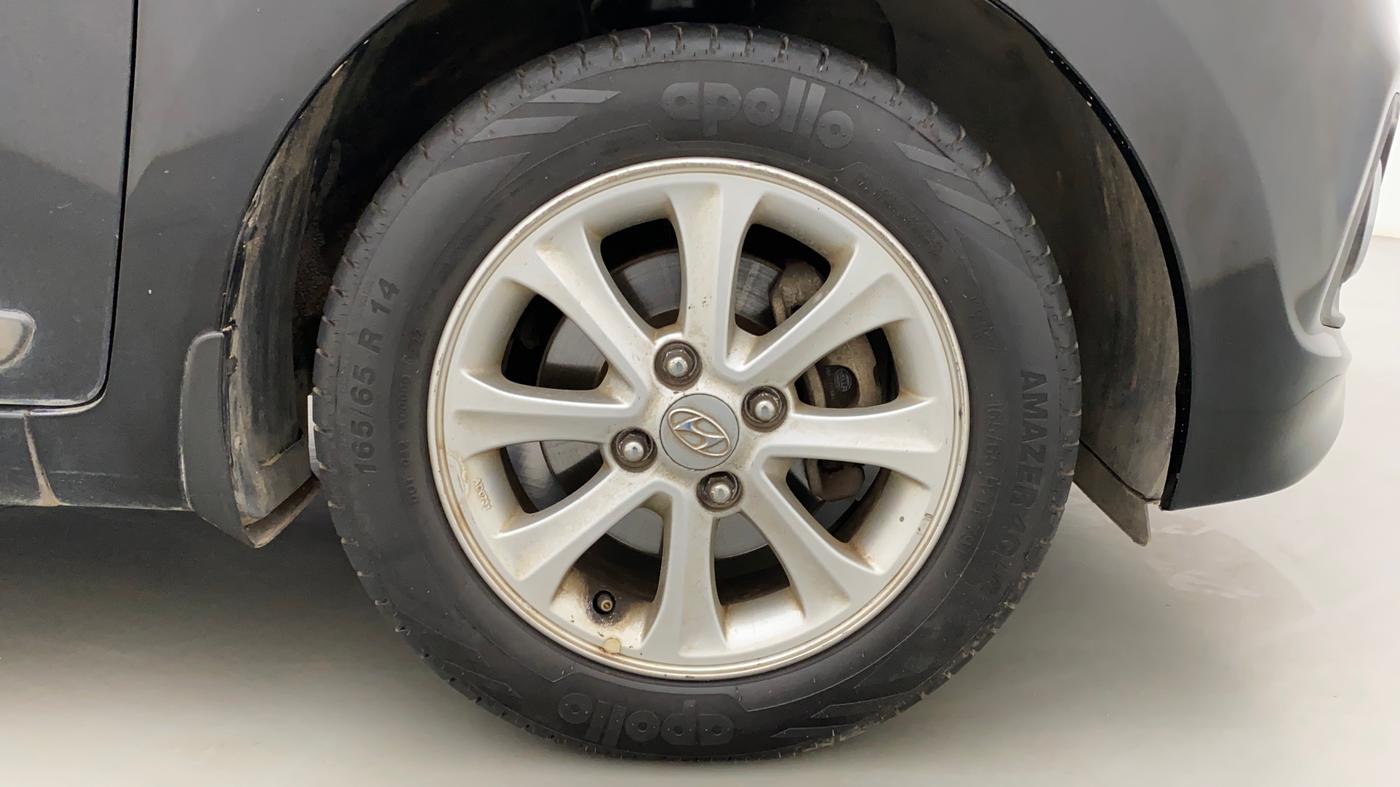 2014 Hyundai Grand i10 ASTA AT 1.2 KAPPA VTVT, Petrol, Automatic, 31,970 km, Right Front Wheel