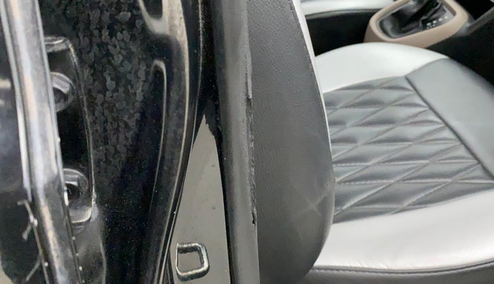 2014 Hyundai Grand i10 ASTA AT 1.2 KAPPA VTVT, Petrol, Automatic, 31,970 km, Driver-side door - Beading has minor damage