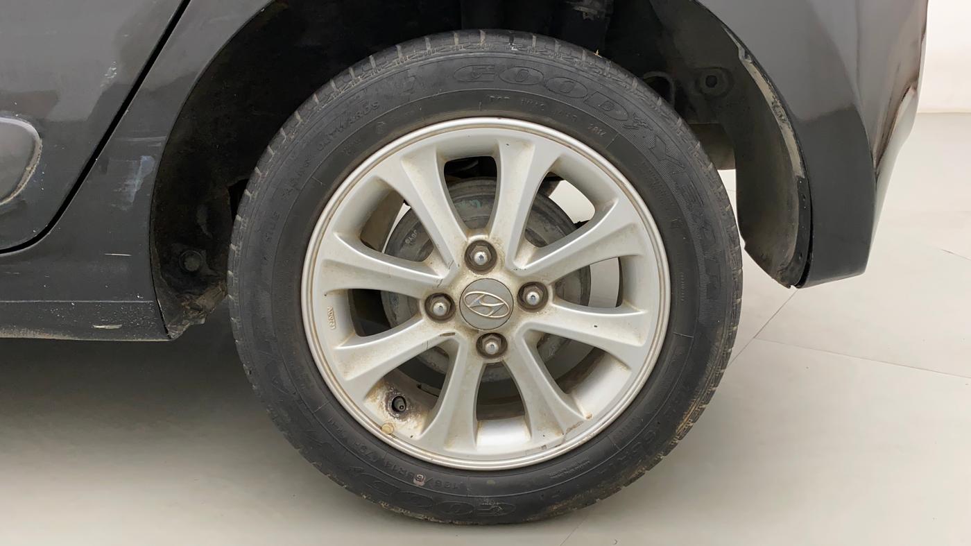 2014 Hyundai Grand i10 ASTA AT 1.2 KAPPA VTVT, Petrol, Automatic, 31,970 km, Left Rear Wheel