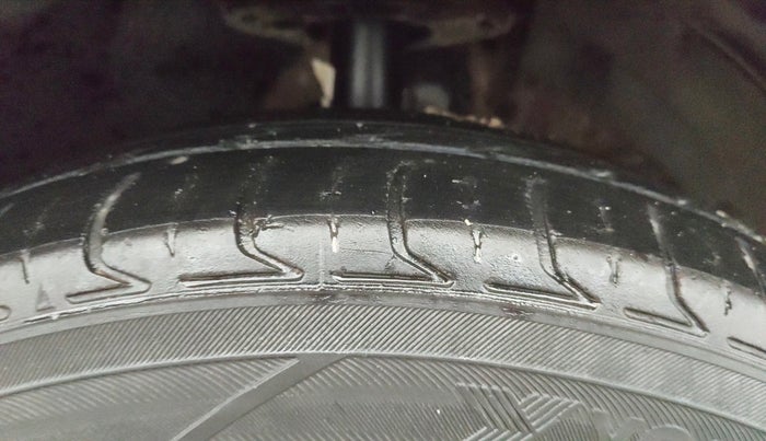 2019 Maruti Ertiga ZXI AT SHVS, Petrol, Automatic, 78,724 km, Right Front Tyre Tread