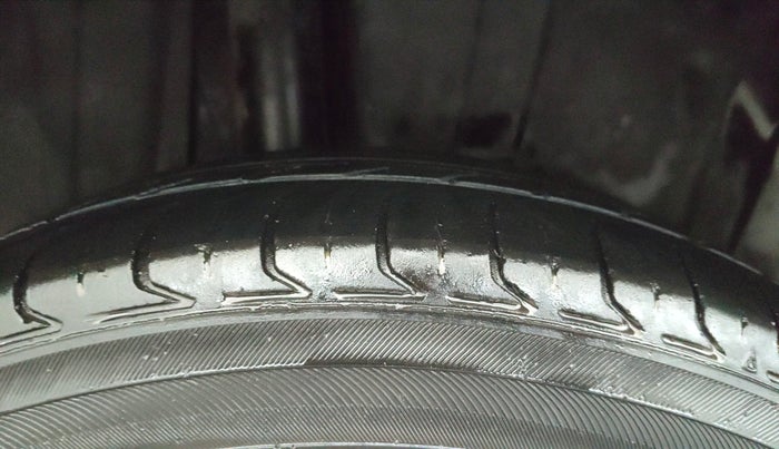 2019 Maruti Ertiga ZXI AT SHVS, Petrol, Automatic, 78,724 km, Right Rear Tyre Tread