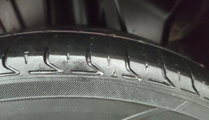 2019 Maruti Ertiga ZXI AT SHVS, Petrol, Automatic, 78,724 km, Left Rear Tyre Tread