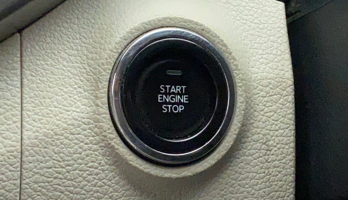 2022 Mahindra XUV300 W8(O) TURBO GDI, Petrol, Manual, 16,155 km, Keyless Start/ Stop Button
