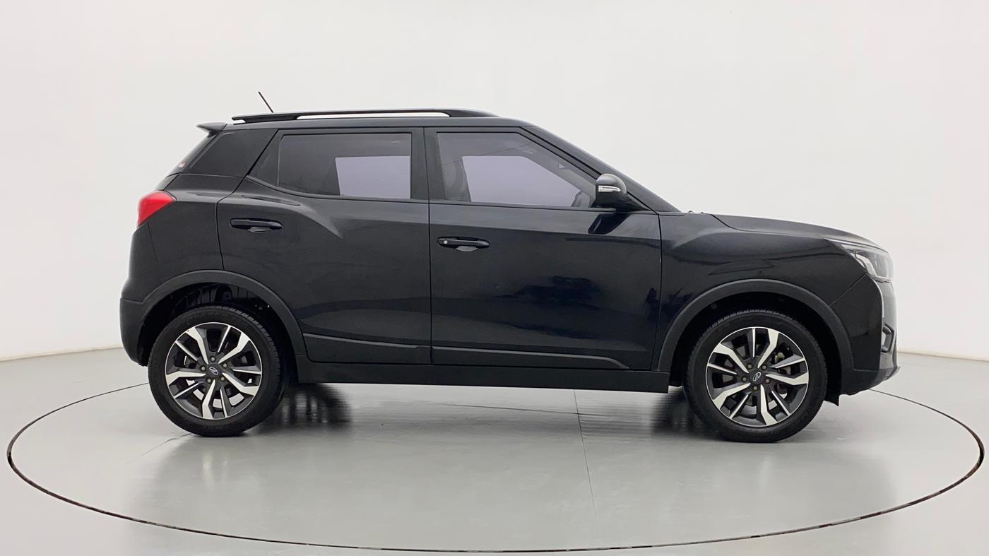 2022 Mahindra XUV300 W8(O) TURBO GDI, Petrol, Manual, 16,155 km, Right Side View