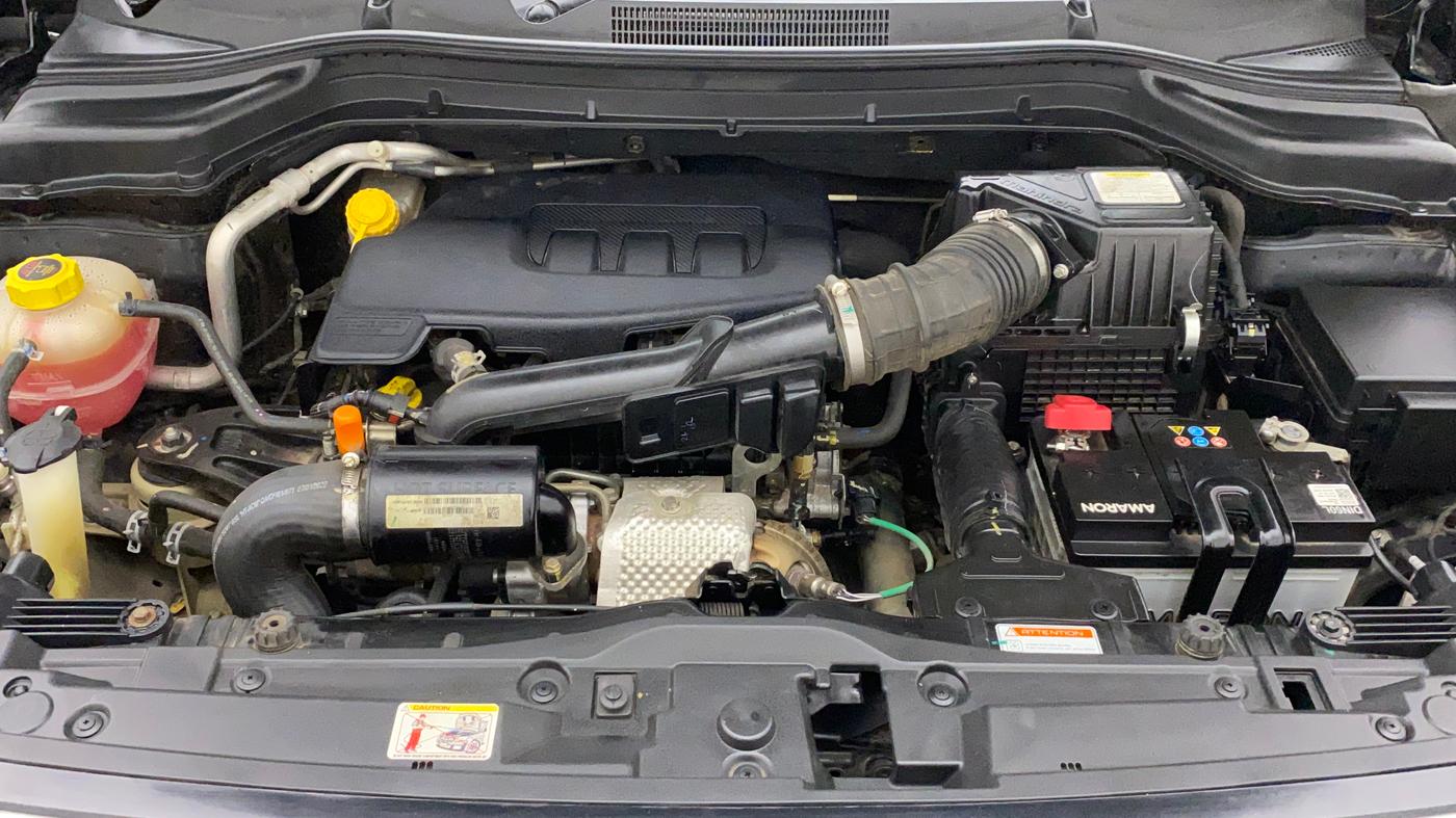 2022 Mahindra XUV300 W8(O) TURBO GDI, Petrol, Manual, 16,155 km, Open Bonet