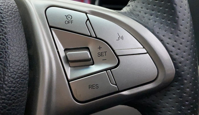 2022 Mahindra XUV300 W8(O) TURBO GDI, Petrol, Manual, 16,155 km, Adaptive Cruise Control
