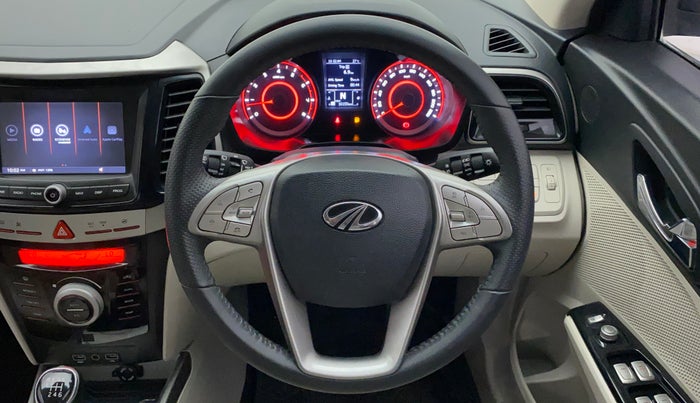 2022 Mahindra XUV300 W8(O) TURBO GDI, Petrol, Manual, 16,155 km, Steering Wheel Close Up