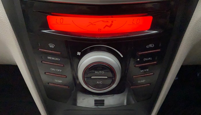 2022 Mahindra XUV300 W8(O) TURBO GDI, Petrol, Manual, 16,155 km, Automatic Climate Control