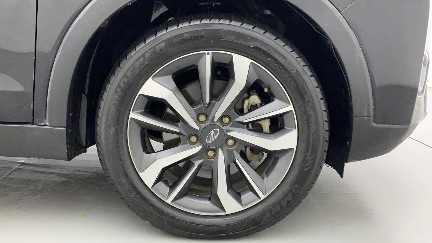 2022 Mahindra XUV300 W8(O) TURBO GDI, Petrol, Manual, 16,155 km, Right Front Wheel