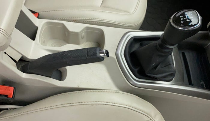 2022 Mahindra XUV300 W8(O) TURBO GDI, Petrol, Manual, 16,155 km, Gear Lever