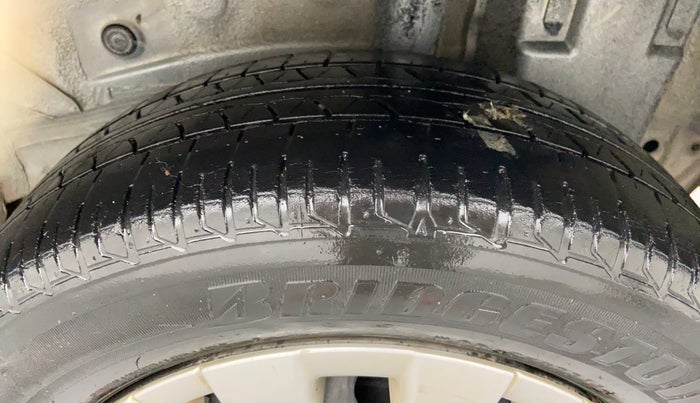 2011 Toyota Etios Liva G, Petrol, Manual, 34,111 km, Left Rear Tyre Tread