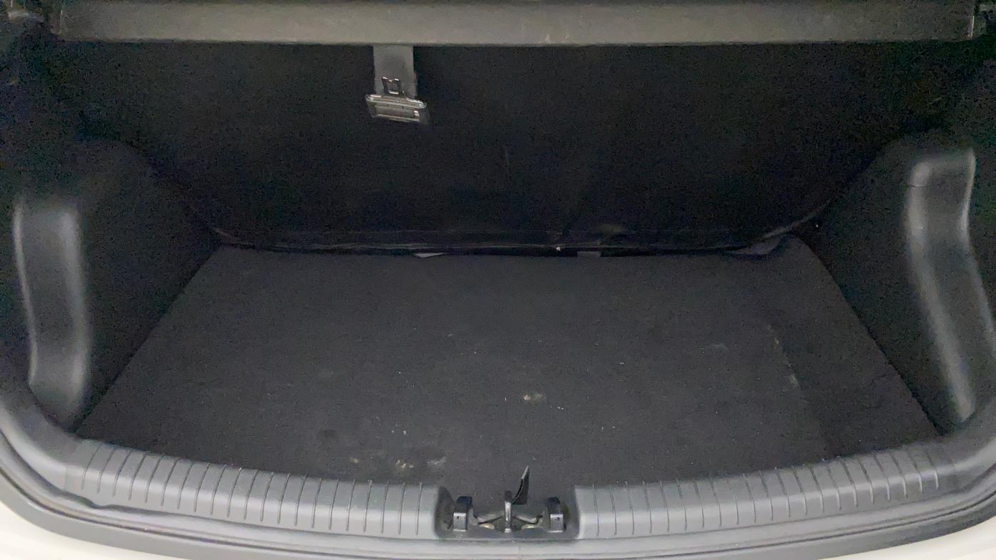 2017 Hyundai Grand i10 MAGNA 1.2 KAPPA VTVT, Petrol, Manual, 31,527 km, Boot Inside