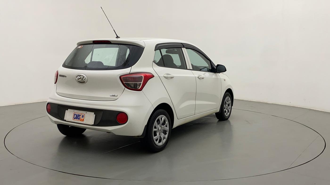 2017 Hyundai Grand i10 MAGNA 1.2 KAPPA VTVT, Petrol, Manual, 31,527 km, Right Back Diagonal