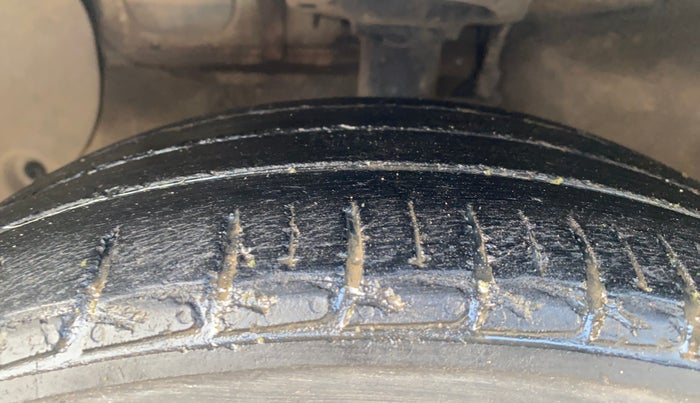 2018 Hyundai Grand i10 SPORTZ 1.2 KAPPA VTVT DUAL TONE, Petrol, Manual, 1,19,801 km, Left Front Tyre Tread