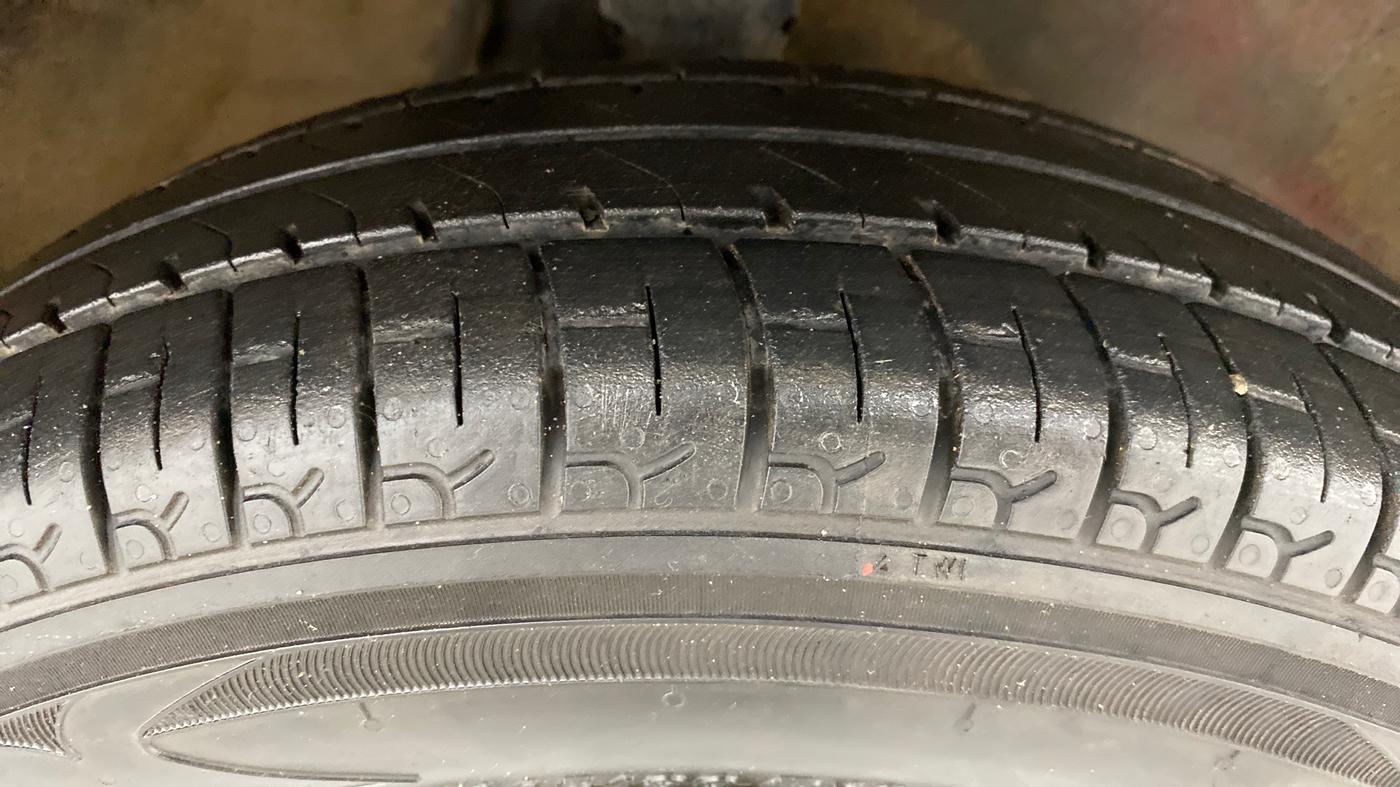 2013 Maruti Alto 800 LXI, Petrol, Manual, 80,700 km, Right Front Tyre Tread