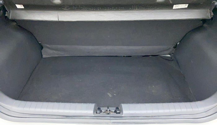 2020 Hyundai GRAND I10 NIOS ASTA AMT 1.2 KAPPA VTVT, Petrol, Automatic, 18,200 km, Boot Inside