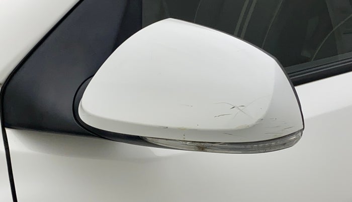 2020 Hyundai GRAND I10 NIOS ASTA AMT 1.2 KAPPA VTVT, Petrol, Automatic, 18,200 km, Left rear-view mirror - Cover has minor damage