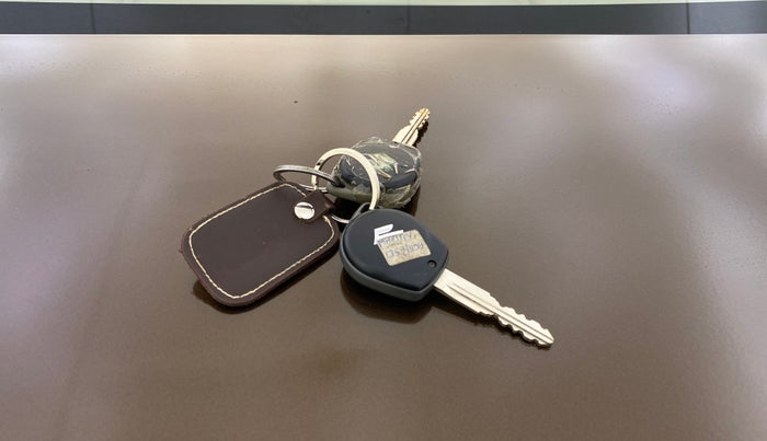 2015 Maruti Ciaz VXI, Petrol, Manual, 73,990 km, Key Close Up