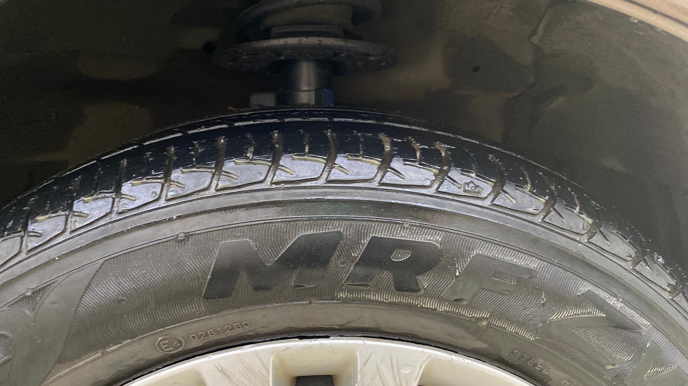 2015 Maruti Ciaz VXI, Petrol, Manual, 74,045 km, Right Front Tyre Tread