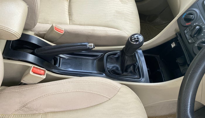 2015 Maruti Ciaz VXI, Petrol, Manual, 73,990 km, Gear Lever