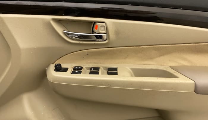 2017 Maruti Ciaz DELTA 1.4 MT PETROL, Petrol, Manual, 59,047 km, Driver Side Door Panels Control