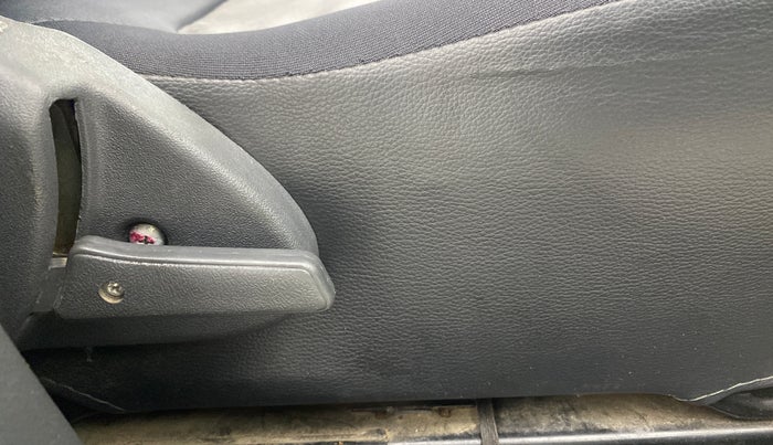 2017 Maruti Alto 800 LXI, Petrol, Manual, 70,869 km, Driver Side Adjustment Panel