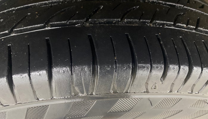 2017 Maruti Alto 800 LXI, Petrol, Manual, 70,869 km, Right Rear Tyre Tread