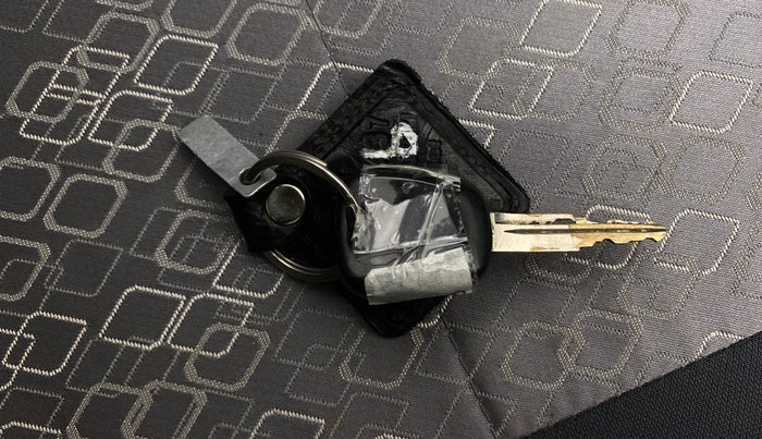 2017 Maruti Alto 800 LXI, Petrol, Manual, 70,869 km, Key Close Up