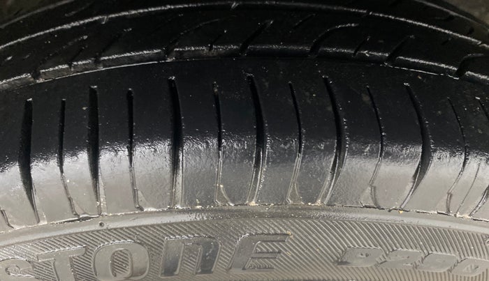 2017 Maruti Alto 800 LXI, Petrol, Manual, 70,869 km, Right Front Tyre Tread