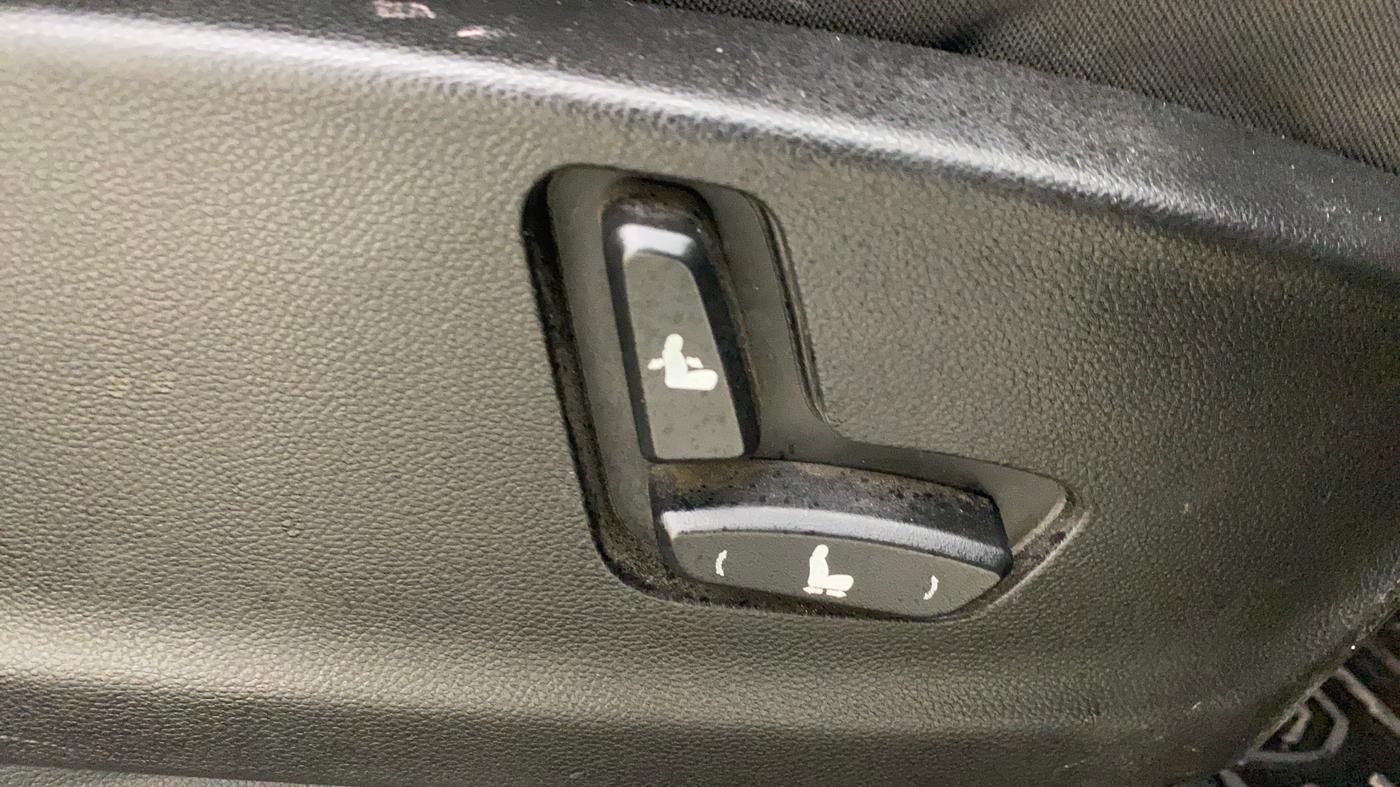 2019 MG HECTOR SHARP 1.5 DCT PETROL, CNG, Automatic, 89,506 km, Driver Side Adjustment Panel