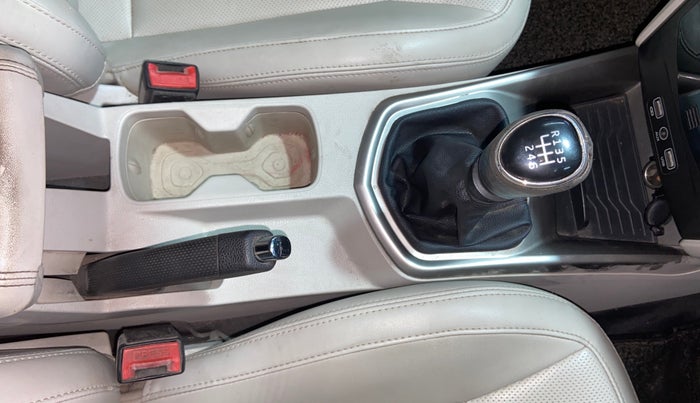 2019 Mahindra XUV300 W8 (O) 1.5 DIESEL, Diesel, Manual, 84,648 km, Gear Lever
