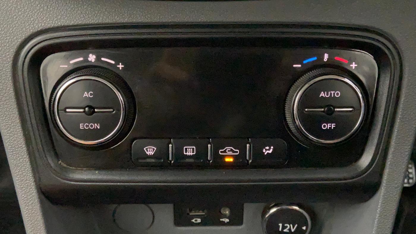 2017 Tata TIGOR XZ (O) PETROL, Petrol, Manual, 40,047 km, Automatic Climate Control