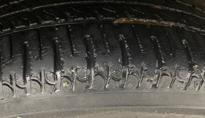 2015 Tata Nano TWIST XTA, Petrol, Automatic, 40,146 km, Right Front Tyre Tread