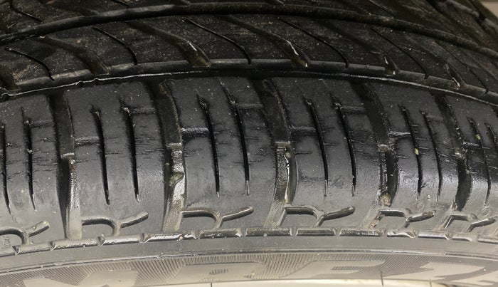 2015 Tata Nano TWIST XTA, Petrol, Automatic, 40,146 km, Right Rear Tyre Tread