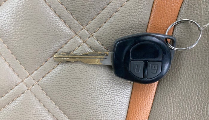 2015 Maruti Swift Dzire VXI, Petrol, Manual, 85,119 km, Key Close Up