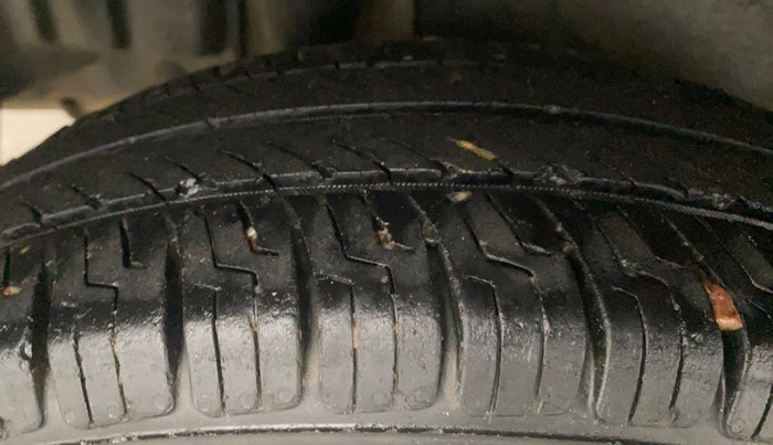 2015 Maruti Swift Dzire VXI, Petrol, Manual, 85,119 km, Right Rear Tyre Tread