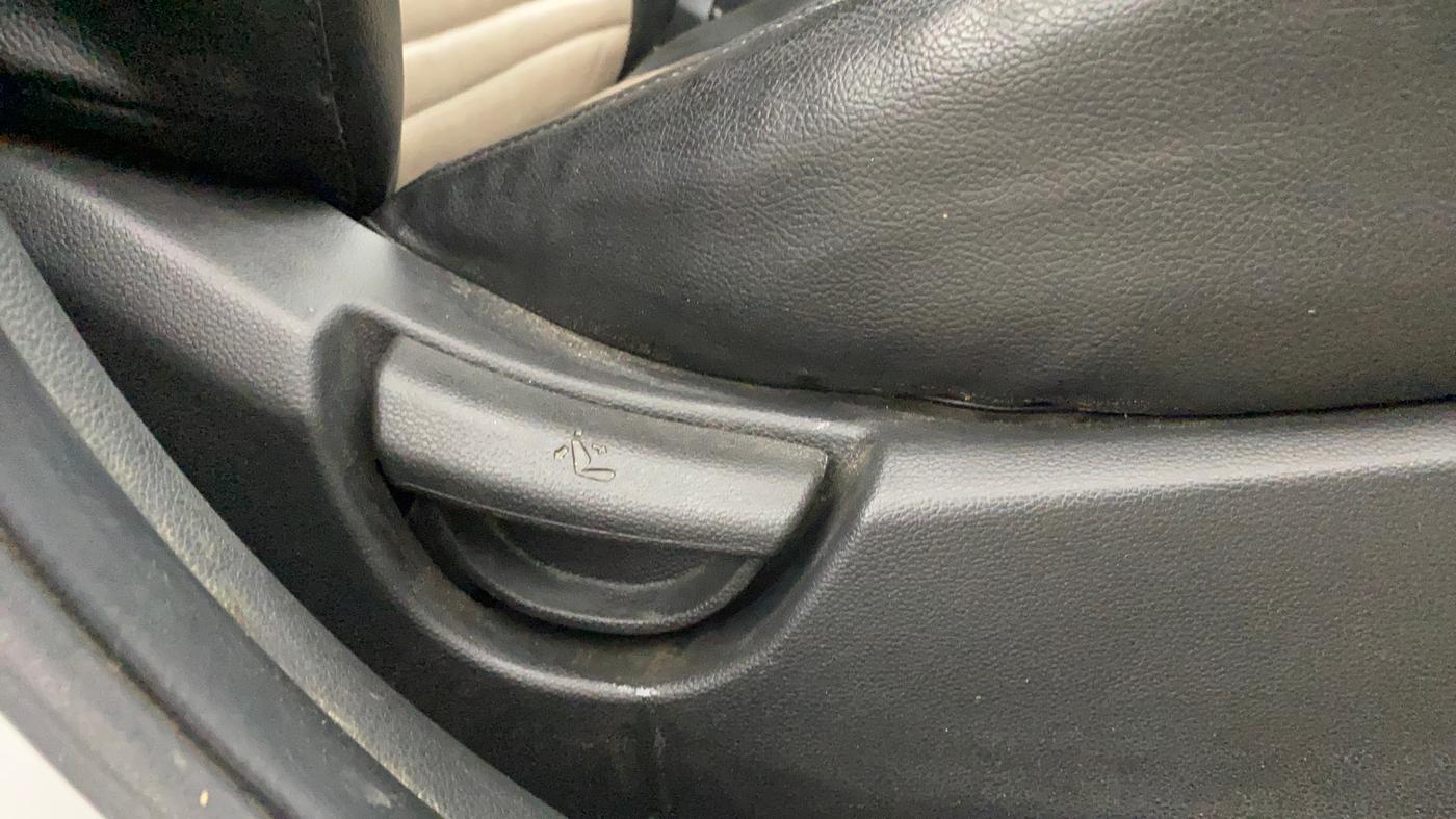2018 Hyundai Grand i10 SPORTZ 1.2 KAPPA VTVT, Petrol, Manual, 82,935 km, Driver Side Adjustment Panel