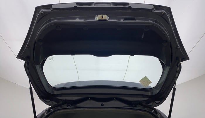 2015 Maruti Swift VXI D, CNG, Manual, 31,645 km, Boot Door Open