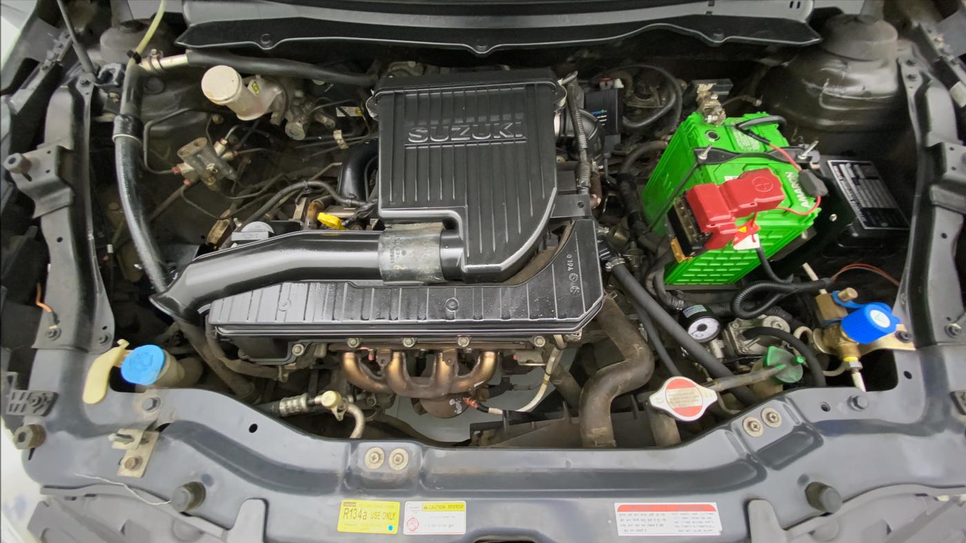 2015 Maruti Swift VXI D, CNG, Manual, 31,645 km, Open Bonet