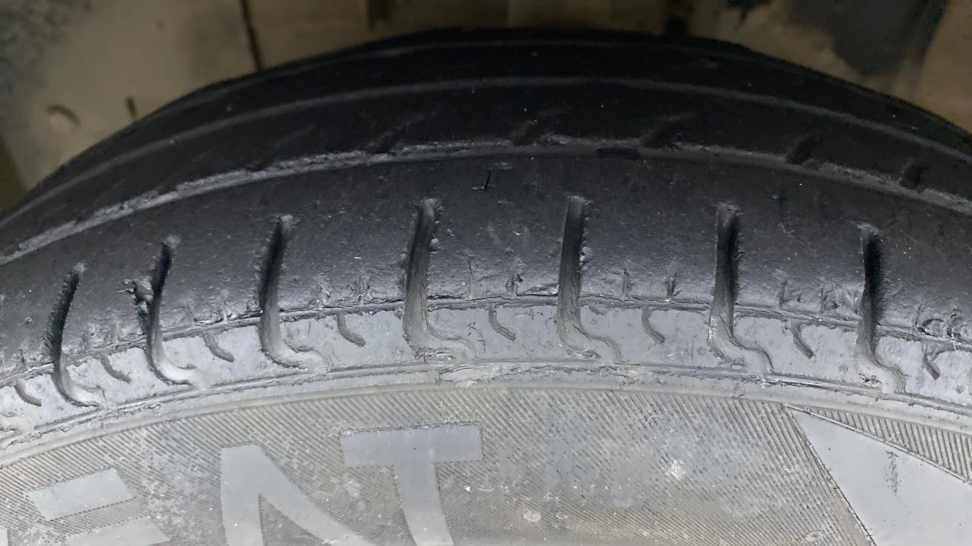 2017 Datsun Redi Go S, Petrol, Manual, 54,032 km, Left Front Tyre Tread