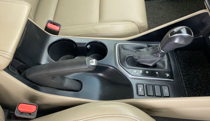 2017 Hyundai Tucson 2WD AT GL DIESEL, Diesel, Automatic, 89,331 km, Gear Lever