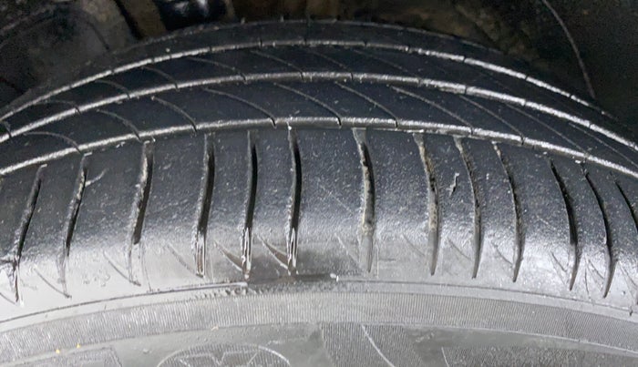 2017 Hyundai Tucson 2WD AT GL DIESEL, Diesel, Automatic, 89,331 km, Left Front Tyre Tread