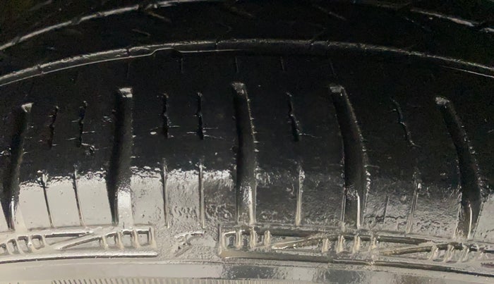 2014 Hyundai Grand i10 ASTA (O) 1.2 KAPPA VTVT, Petrol, Manual, 34,694 km, Right Front Tyre Tread