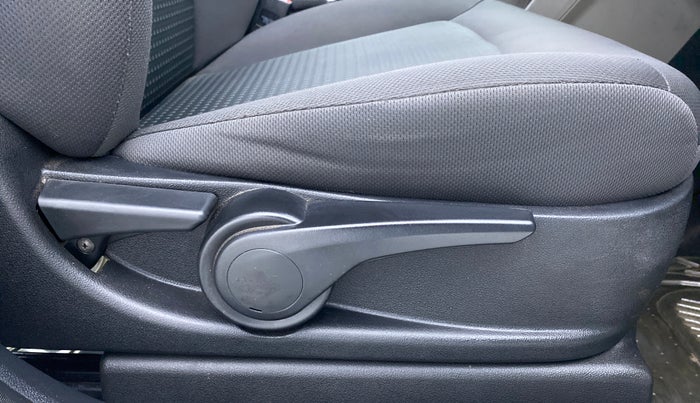 2017 Tata Tiago XZ 1.05 REVOTORQ, Diesel, Manual, 77,189 km, Driver Side Adjustment Panel