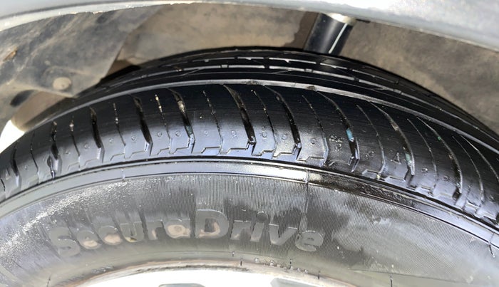 2017 Honda WR-V 1.2L I-VTEC VX MT, Petrol, Manual, 32,575 km, Right Rear Tyre Tread